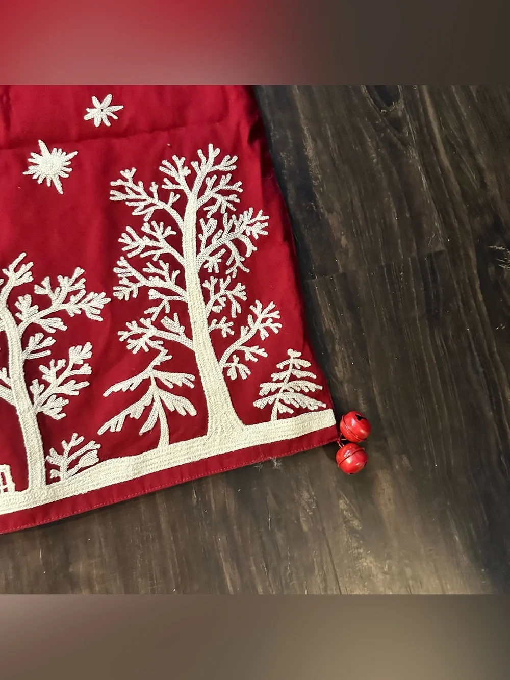 Pottery Barn Sleigh Bell Crewel Emroidered Cotton Table Throw